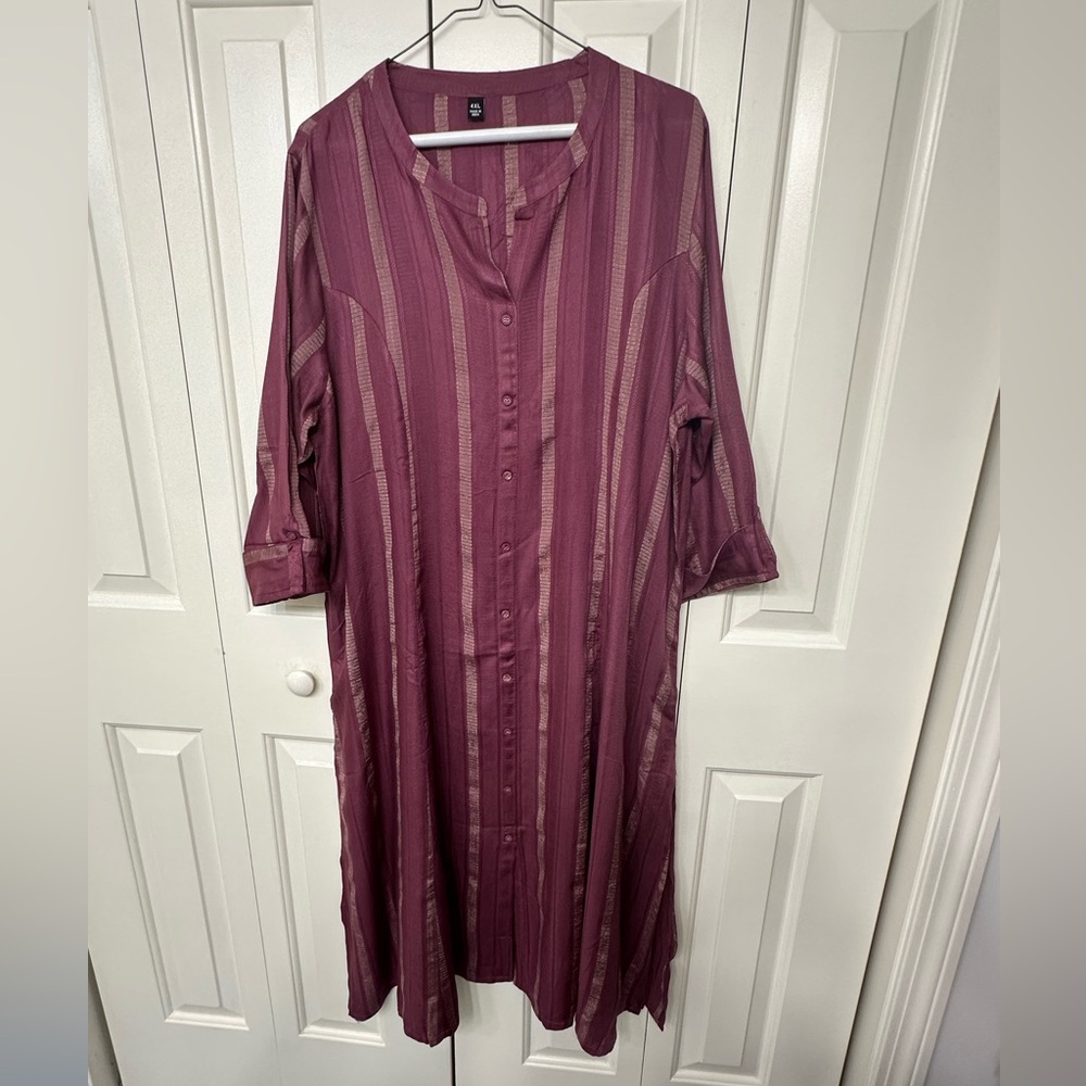 Sale‼️Elegant Mauve Striped Kurta in size 24”comes with white leggings